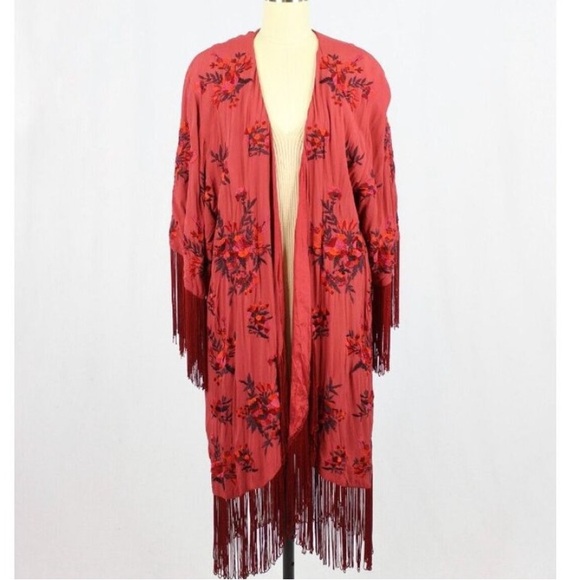Free People Keepsakes Red Floral Embroidered Fringe Kimono/Robe Jacket Size XS/S - Picture 6 of 15